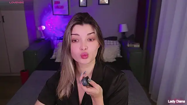 LancasterLady online show from 11-26-25, 02:17