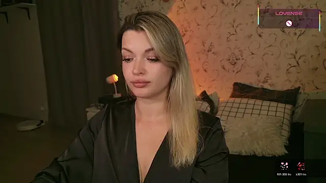 Snapshot of LancasterLady chatting on 06-12-26, 05:21 LancasterLady online show from 06-12-26, 05:21