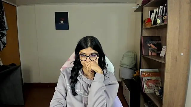 valerie  skyy online show from 03-18-25, 04:07