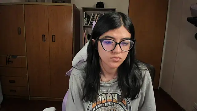 valerie  skyy online show from 01-17-25, 03:55