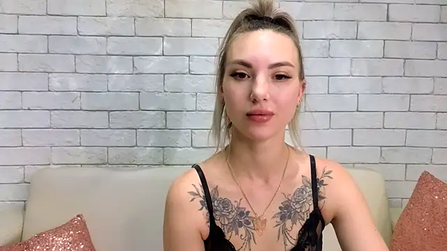 MiaMinx online show from 02-06-25, 01:49