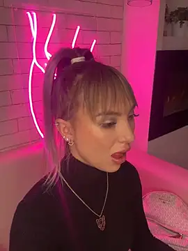 MiaMinx online show from 01-13-25, 05:01