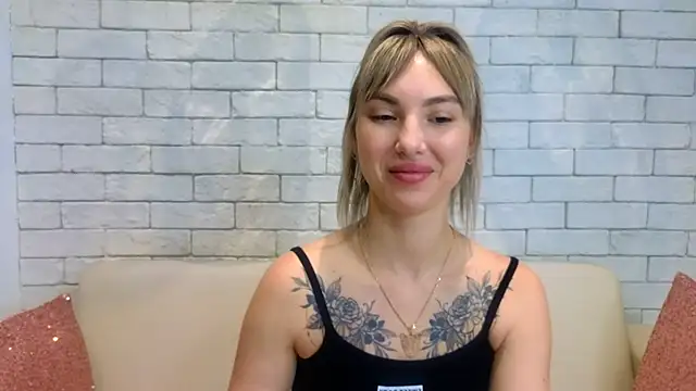 MiaMinx online show from 01-31-25, 04:47