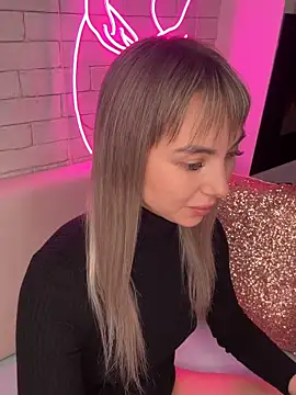 MiaMinx online show from 12-28-24, 02:22