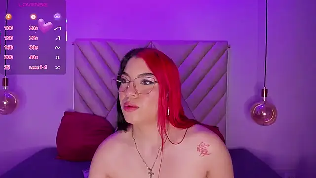 EmmaSwift  online show from 10-06-25, 02:57