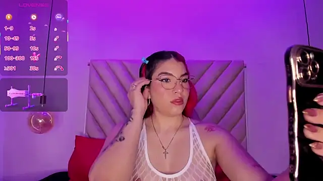 EmmaSwift  online show from 10-09-25, 12:22