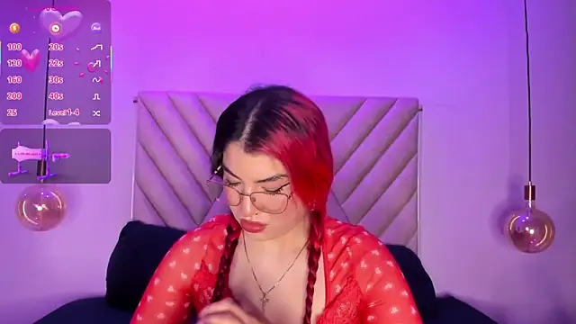 EmmaSwift  online show from 11-21-25, 01:48