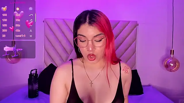 EmmaSwift  online show from 11-23-25, 01:59