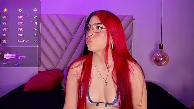 EmmaSwift  online show from 10-15-25, 03:16