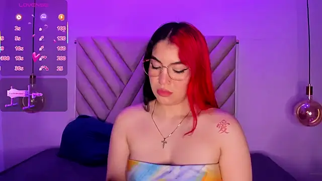 EmmaSwift  online show from 10-13-25, 02:57