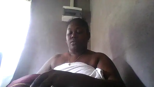 Snapshot of XgeileKutje chatting on 10-28-25, 05:45 XgeileKutje online show from 10-28-25, 05:45