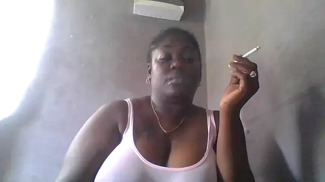 Snapshot of XgeileKutje chatting on 09-17-25, 03:47 XgeileKutje online show from 09-17-25, 03:47