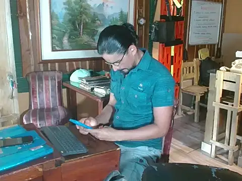 Dr Pocholate84 online show from 05-19-26, 08:05