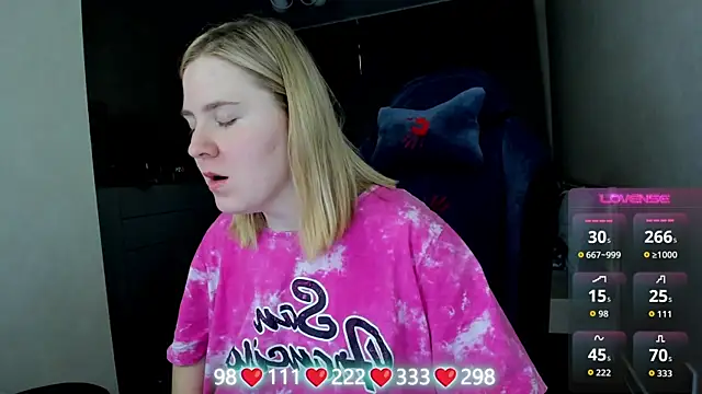 Olivia Munk online show from 04-14-26, 03:55