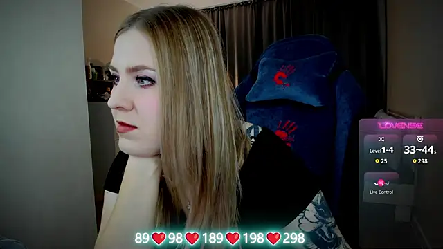 Olivia Munk online show from 10-25-25, 04:33