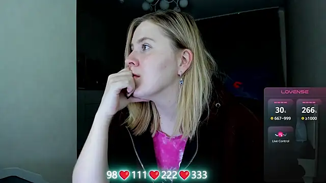 Olivia Munk online show from 05-31-26, 04:07