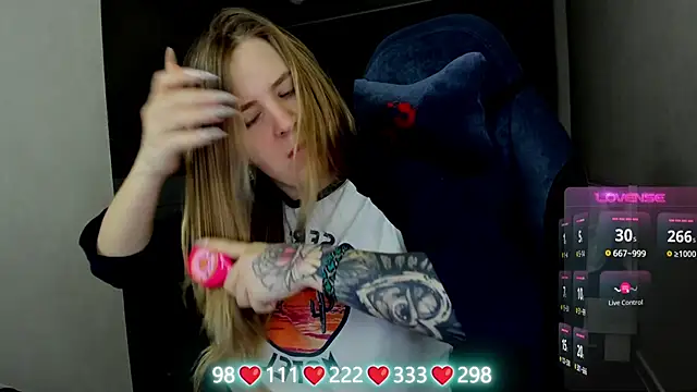 Olivia Munk online show from 03-03-26, 03:57