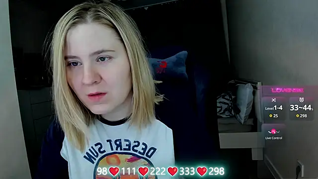 Olivia Munk online show from 04-12-26, 04:16