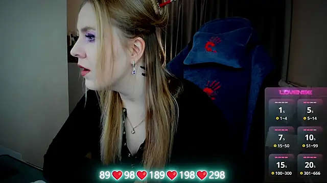 Olivia Munk online show from 10-28-25, 04:46