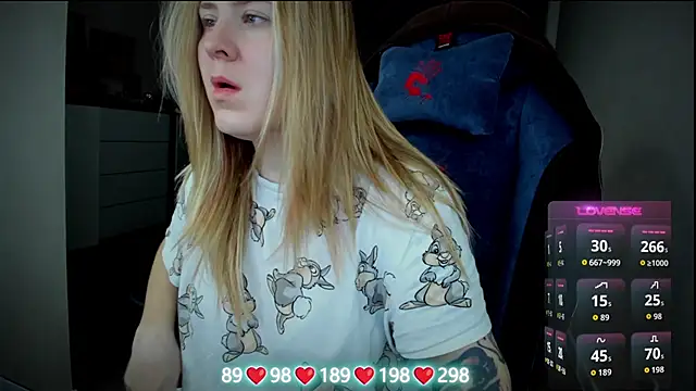 Olivia Munk online show from 11-16-25, 04:50