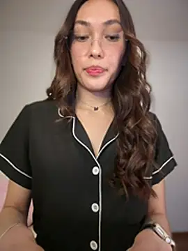 MichelleFerry  online show from 05-04-26, 06:38