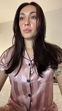 MichelleFerry  online show from 12-14-25, 04:29