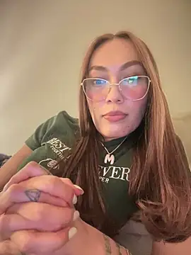 Snapshot of MichelleFerry_ chatting on 12-16-24, 04:34 MichelleFerry online show from 12-16-24, 04:34