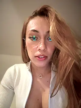 Snapshot of MichelleFerry_ chatting on 09-12-25, 02:23 MichelleFerry online show from 09-12-25, 02:23