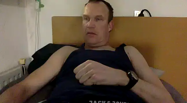 dlvis12 online show from 03-18-25, 07:44