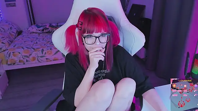 Snapshot of Yumi_Youkai chatting on 09-17-25, 05:15 Yumi Youkai online show from 09-17-25, 05:15