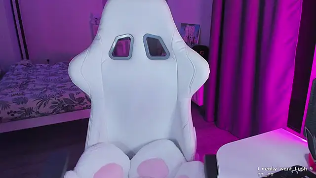 Snapshot of Yumi_Youkai chatting on 02-21-25, 05:09 Yumi Youkai online show from 02-21-25, 05:09