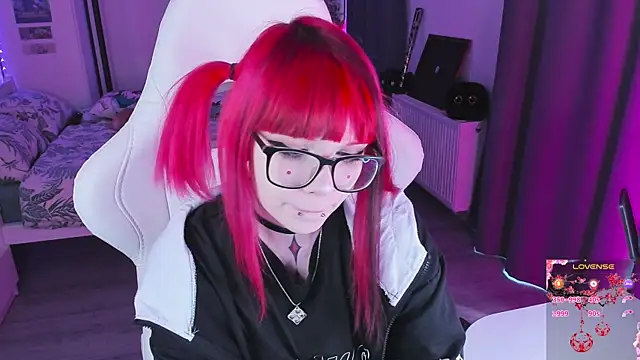 Snapshot of Yumi_Youkai chatting on 10-19-25, 09:34 Yumi Youkai online show from 10-19-25, 09:34