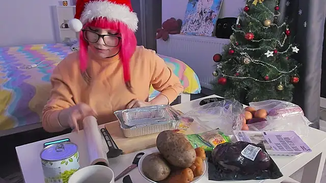 Snapshot of Yumi_Youkai chatting on 12-31-24, 02:36 Yumi Youkai online show from 12-31-24, 02:36