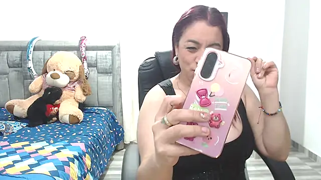 Snapshot of LAURA_CRAIZY chatting on 09-24-25, 02:29 LAURA CRAIZY online show from 09-24-25, 02:29