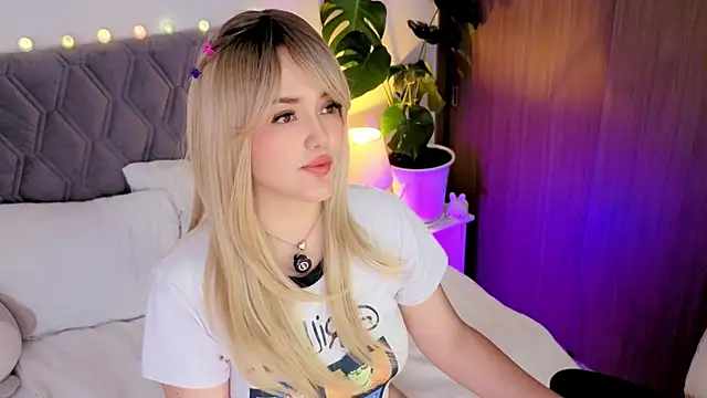 KiimTyler  online show from 11-19-25, 02:55