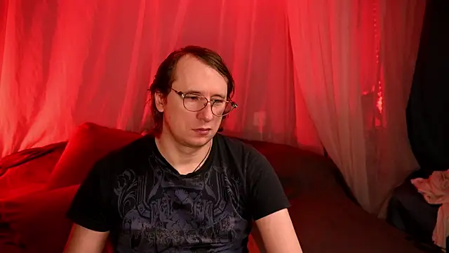 Claudia and elon  online show from 10-23-25, 04:55