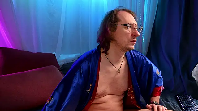 Claudia and elon  online show from 11-16-25, 06:18