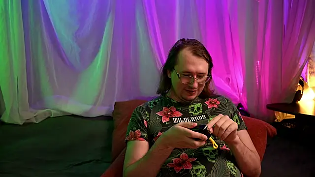 Claudia and elon  online show from 06-01-26, 06:02