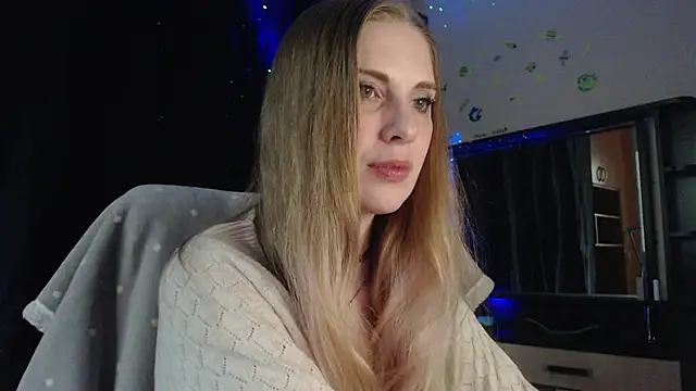 Snapshot of Aqualen chatting on 05-14-26, 02:14 Aqualen online show from 05-14-26, 02:14