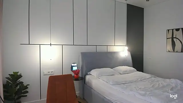missliiaa online show from 05-13-26, 07:37