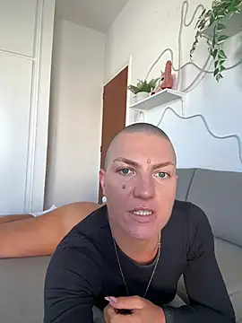 PaulinaSchubert1 online show from 04-07-26, 01:13