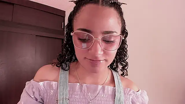 Snapshot of DAHLIA_BROWNIE chatting on 09-16-25, 08:43 DAHLIA BROWNIE online show from 09-16-25, 08:43