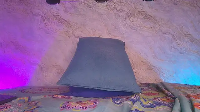 jones maddy  online show from 11-13-25, 11:58