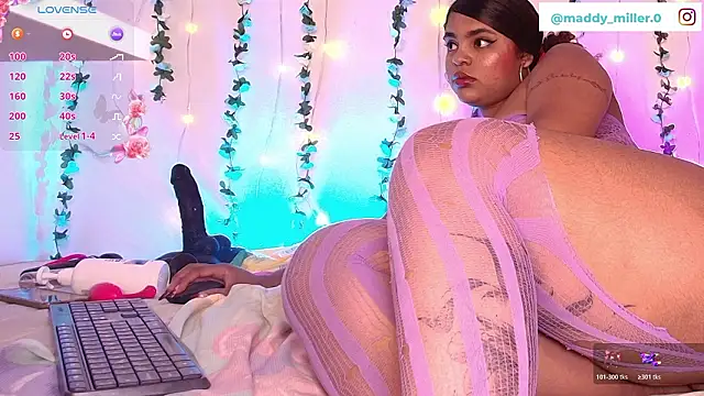 jones maddy  online show from 03-22-26, 11:12