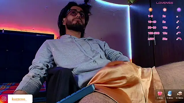 Snapshot of kuzzcoo chatting on 02-19-26, 01:52 kuzzcoo online show from 02-19-26, 01:52