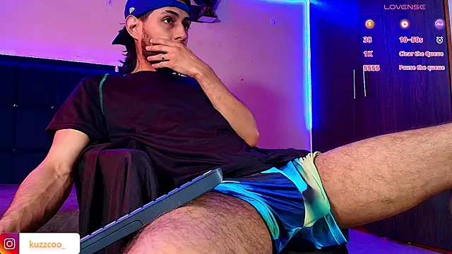 kuzzcoo online show from 11-30-25, 02:07