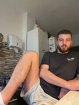 ElChapoGuzman95 online show from 11-25-25, 06:47