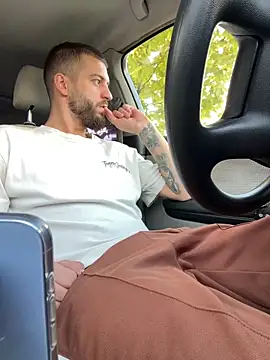 ElChapoGuzman95 online show from 10-11-25, 05:30