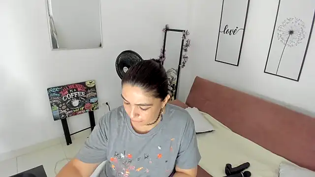 THOMPSON CRISTAL online show from 01-30-25, 12:48