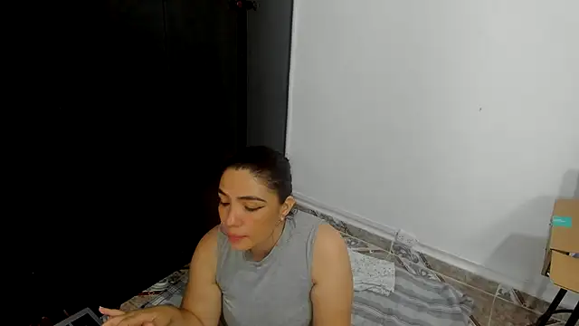 THOMPSON CRISTAL online show from 02-26-25, 12:30